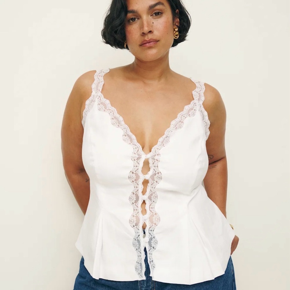 Reformation Josefina Linen Top Es in the color White, size 16.